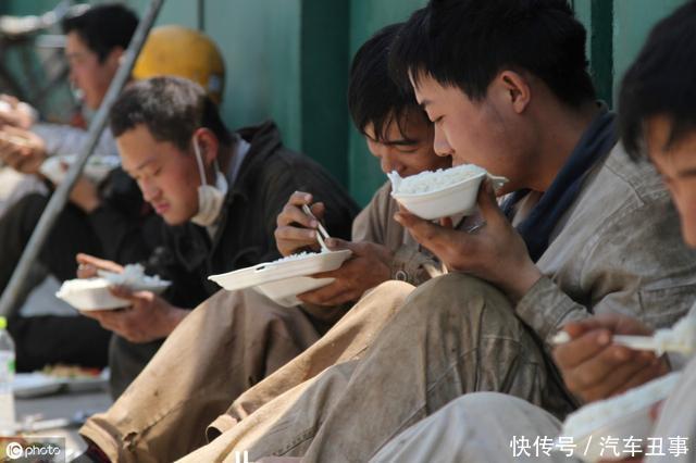 继天价彩礼之后，农村结婚又有了新标准，男方要有三边一响