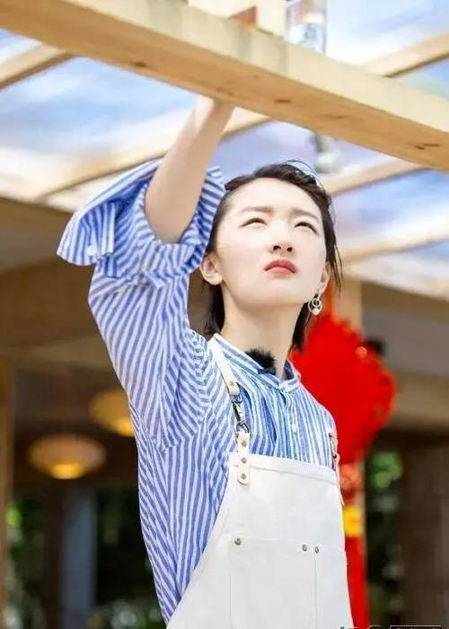 看周冬雨的时尚进阶之路