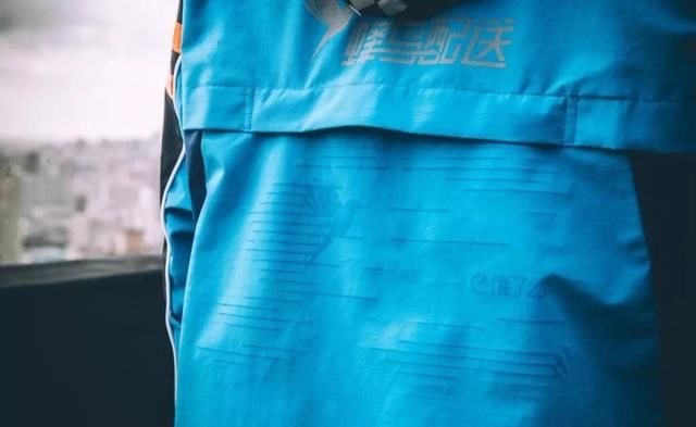 饿了么又出新设计，外卖小哥都穿得比我潮！
