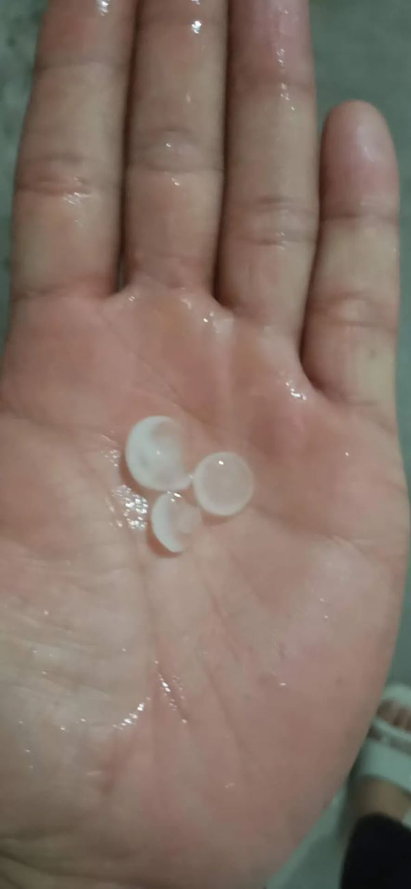  鸡蛋■枣庄今晚狂风暴雨！还下了鸡蛋大冰雹！
