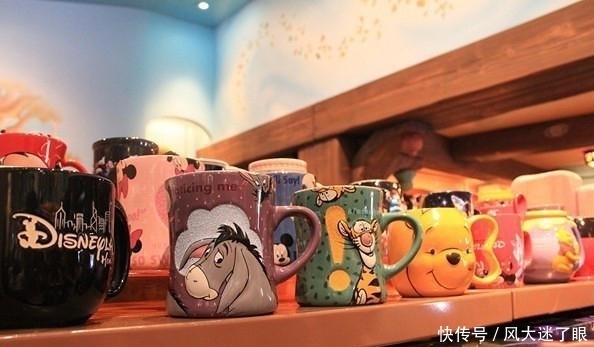 上海迪士尼允许携带食物，出现了垃圾遍地，游客素质有待提高