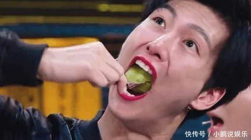 明星也玩涂口红吃东西:郑恺学网红,杨迪吓人,王