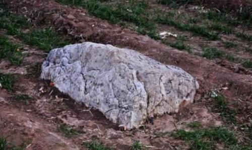 世界上最“迷你”的山，一脚就可以登上山顶，如今成为保护景观！