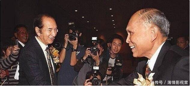  「名单」张子强手拿１０位富豪名单，从中抹去一人，还告诫手下