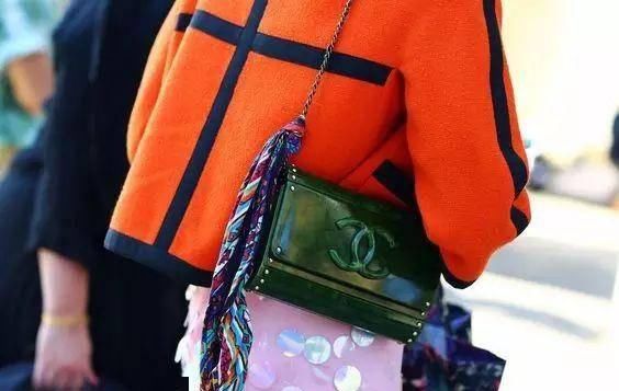  「印花图案」2020春天，穿印花的女人最迷人！