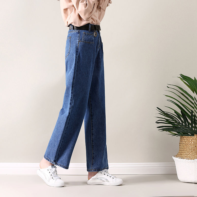 小脚裤过时了，今秋流行“阔腿直筒裤”，搭洋气小衫，美嫩又吸睛