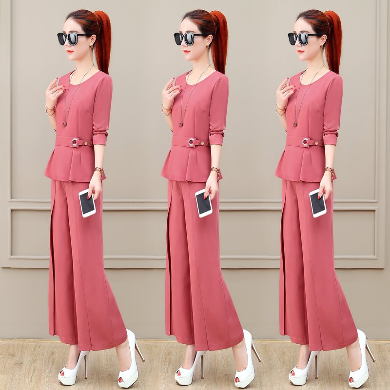 腰粗屁股大女人，少穿连衣裙!试试这“显瘦套装”，好看还很瘦