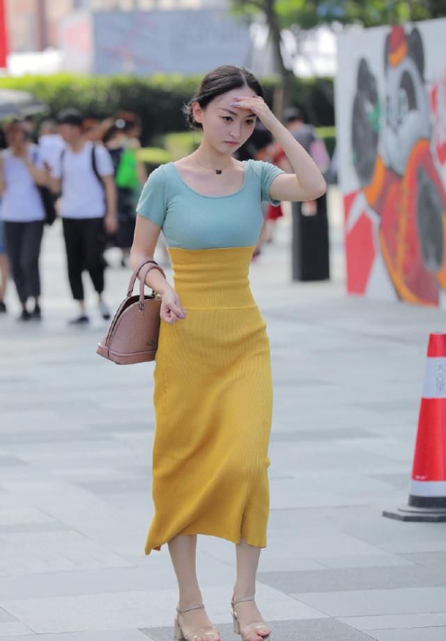  『舒适』靓丽又舒适的装扮有很多, 时尚女生偏爱的还是针织裙