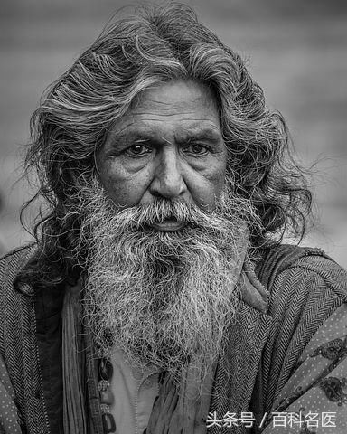 头发像草一样干枯毛糙,断裂爱分叉?可能是你爱做这4件事!