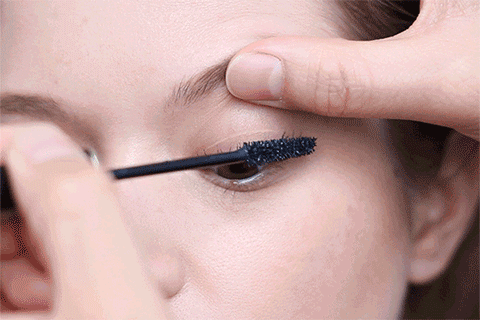 海兰小天使终于要逆袭啦！变身成为美妆博主的她奶凶奶凶的，原来