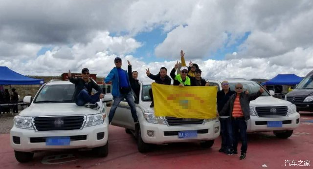  发现：川藏线上开车，发现很多车的油箱都开着是为啥？当地人：