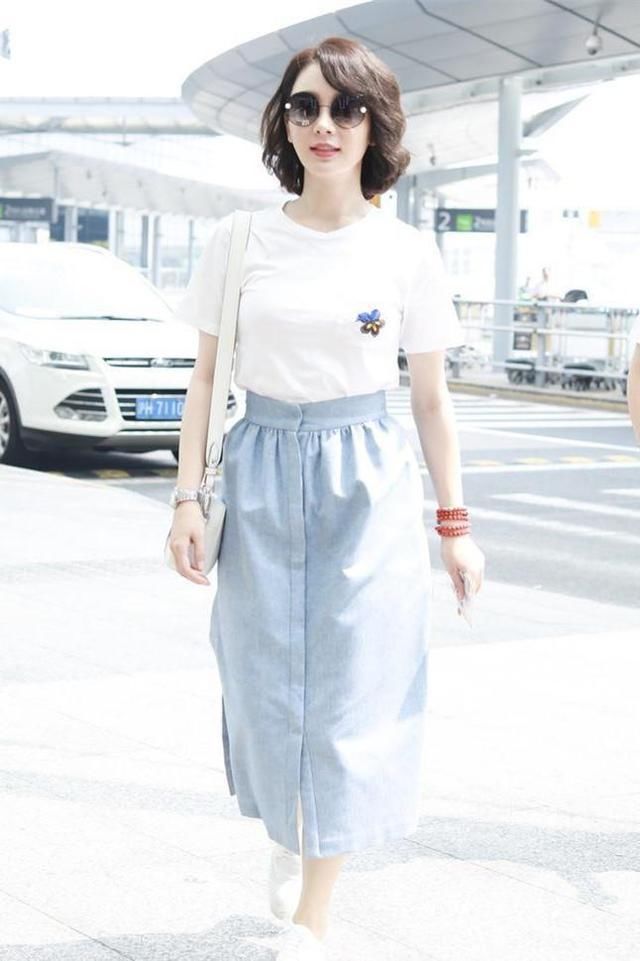 白色紧身裤陈数也敢穿，她不知道自己腿粗吗？之前都靠长裙遮着肉