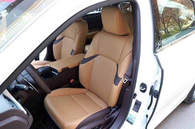  [豪车]这豪车买低配就够了，标配10气囊＋全速自适应巡航，图的就是安心