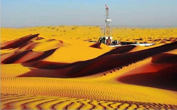 惊喜欲狂!我国新疆发现特大油田 储量达20亿吨，油价上涨有望解决