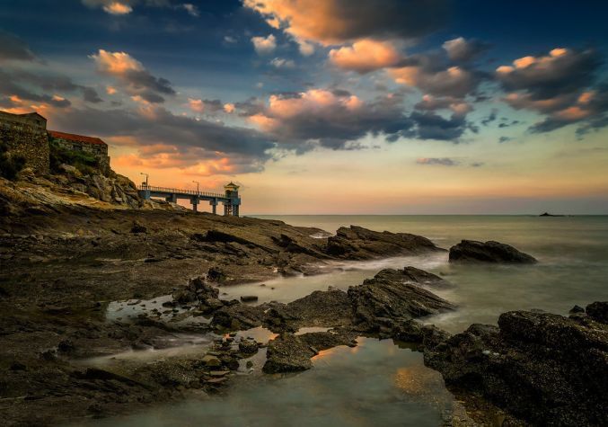  「倒数」我国差距最大的两座沿海城市：一座成为副省级，另一座