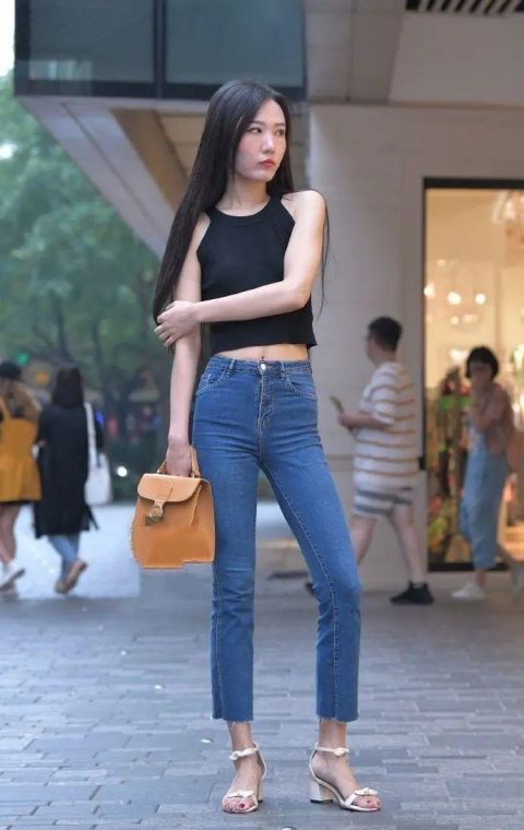 #样式#容貌姣好的女人,穿衣却总有一股“大妈感”,可能没做好这几点
