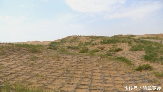  国人：国人发明的草方格：是世界治沙史的奇迹，被国外称为“中