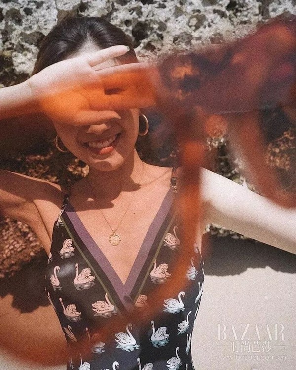 好闺蜜的钱币项链爆红 我也默默加进了购物车里！