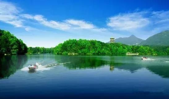 比九寨沟人少，比青海湖便宜，这些才是西安周边最值得去的湖泊!