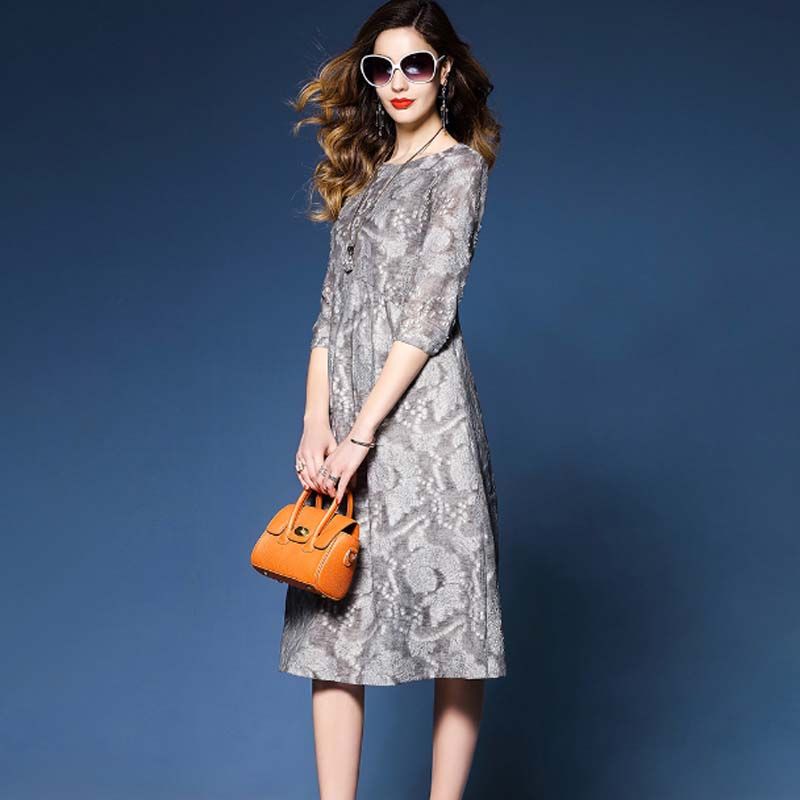 表姐结婚，妈妈就穿这种高贵裙，档次还显嫩，大家盛赞好看有眼光