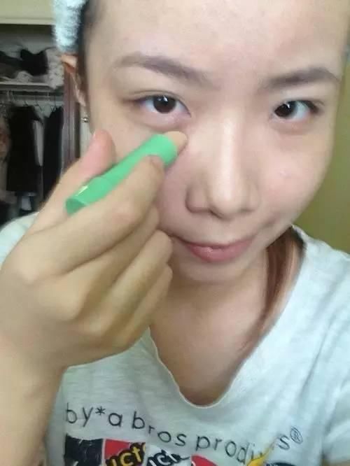 这位女子化妆后，竟连亲妈都认不出！