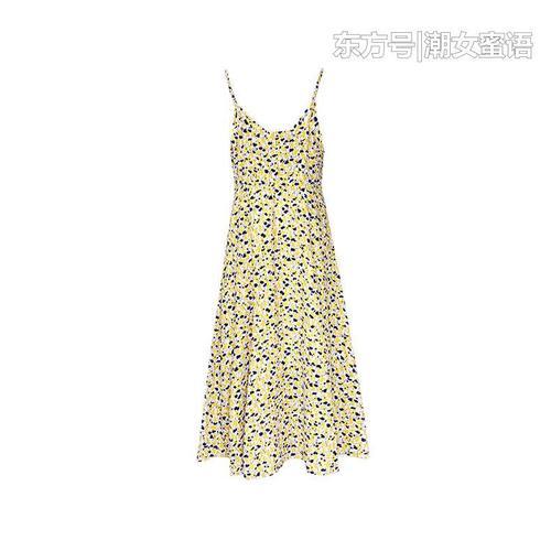 无法抗拒的碎花连衣裙，有着淑女名媛般的风韵，尽显妩媚柔情！