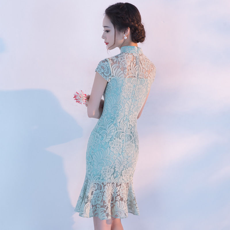 身材极好的媳妇穿旗袍，美得一颦一笑都是风情，惊艳的让人窒息