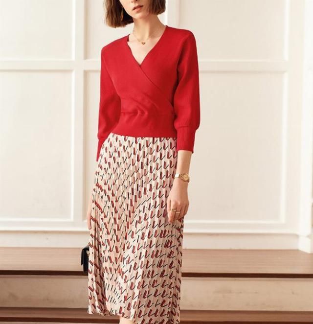  『女生』肩膀太宽的女生，该如何选择衣服？尝试下这些款式