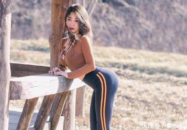 街拍，都市小姐姐穿着唯美，气质婉约，男人都想娶她回家