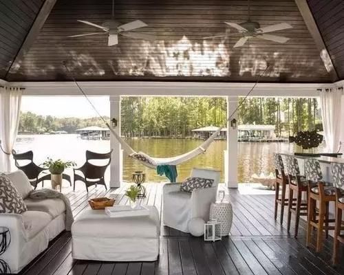 露台装成这样，一看就是个土豪，这样的露台谁不想要一个呢？