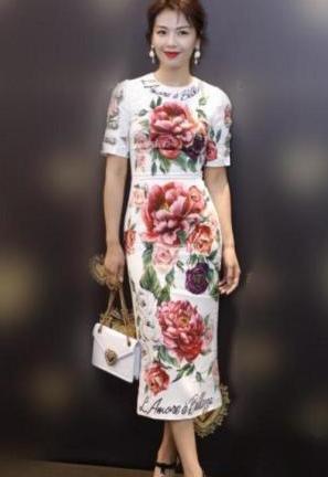 一条普通的裙子，迪丽热巴在穿刘涛也在穿！网友：重要的是穿在谁