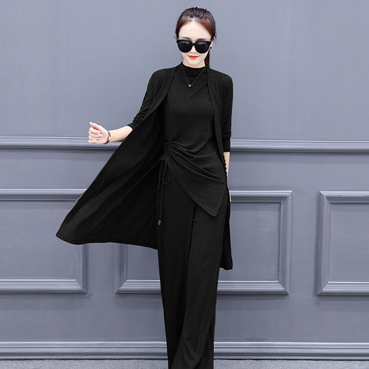 没想到一不小心发现:”薄秋裙”，竟比旗袍还洋气，美的优雅动人