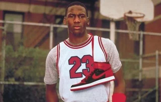  『球鞋』真相找到了！AJ 这么火都是因为他！不认识可以告别球鞋圈了……