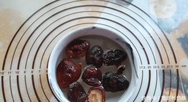  #抽烟喝酒#喝酒抽烟最伤肝？大错特错，这件最伤肝的小事大家每天都在做