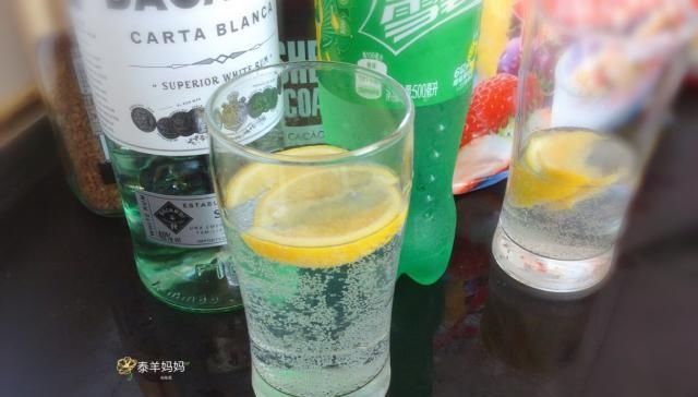 冰块:想喝鸡尾酒的时候,可以自己这么做,方法很简单!