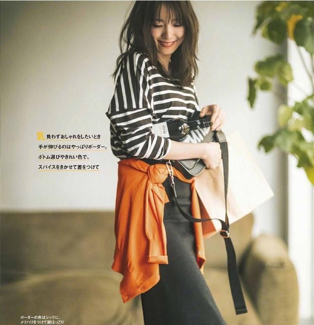  『不失女人』外出聚会如何穿搭?瞧瞧这样穿,休闲风的搭配示范,清爽又时尚