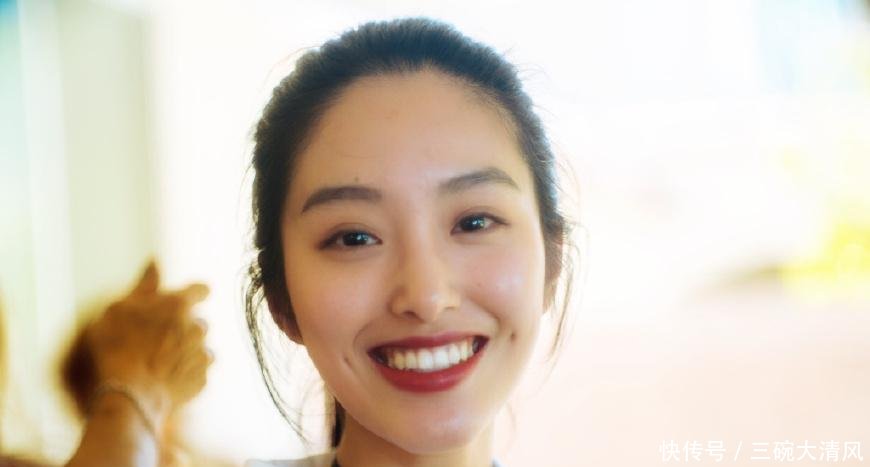 《芳华》里的杨采钰发声, 爆好友被性骚扰事件, 网友 挺你!