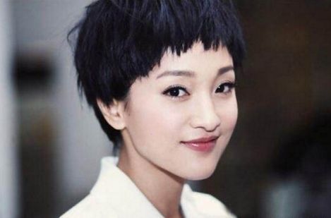 周迅被戏称为＂从十岁起就开始抽烟的如懿＂?但再出戏的大烟嗓也