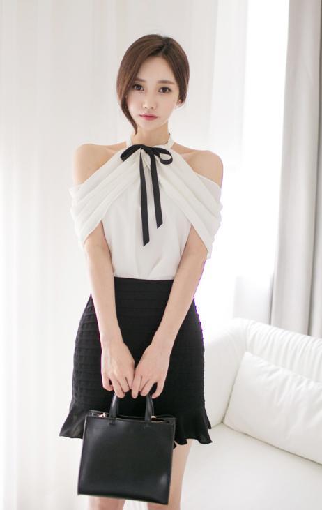 美搭秀：英姿飒爽的紧身裙美女，身材紧致，充满了潮流范！