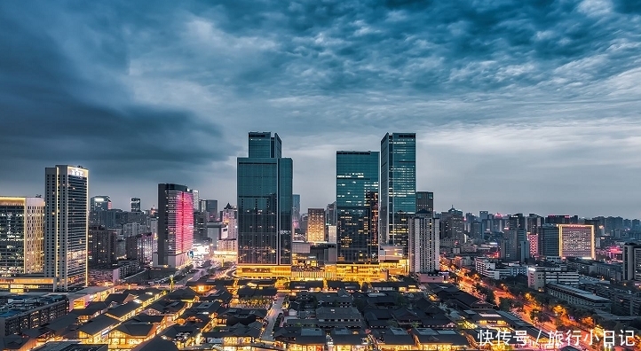 成都和重庆又吵开了！这次的攀比可没那么简单，到底谁更胜一筹？