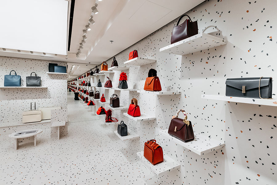 Valextra 在香港海港城新门店,找来了英国设计师 Max Lamb 操刀设计