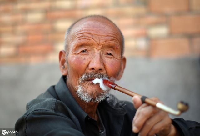 农村60岁以上的老人有福了，这三项补贴看看你有没有领到？