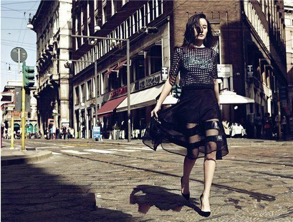 同样是街拍，赵丽颖和杨幂根本无法跟她相提并论!