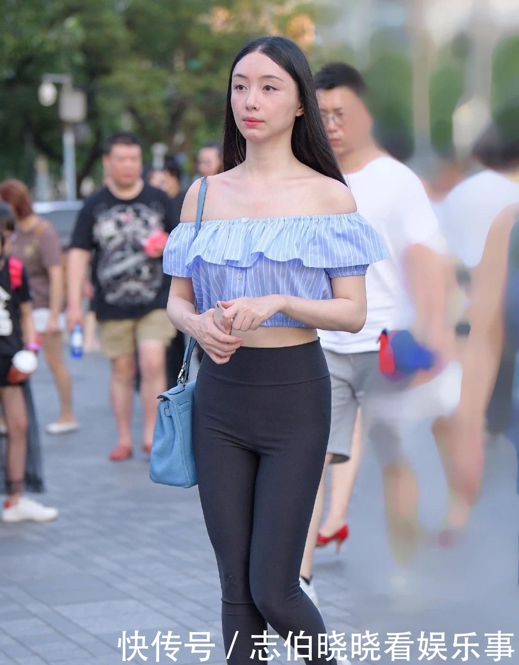 【紧身裤】一字肩搭配紧身裤,老公笑话她说道“比鸭的脖子还长”