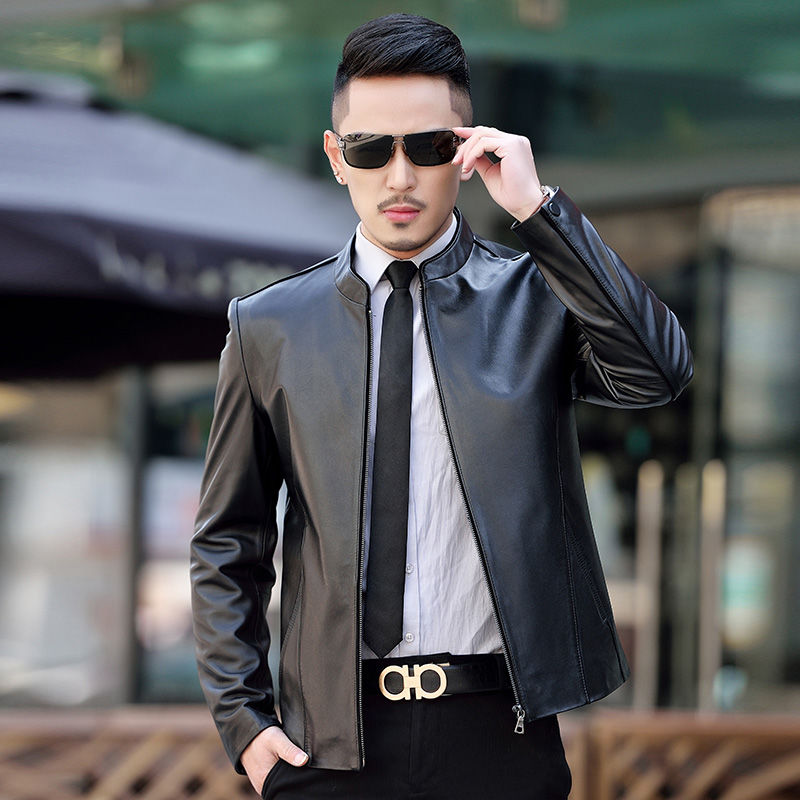 等我发工资了，一定要买这件“皮衣外套”，十件风衣都抵不上它