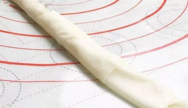  「平底锅」别看这饼很火，其实不用揉面平底锅就能做