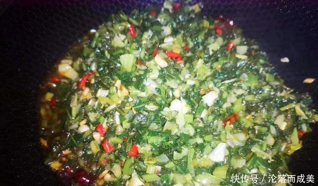 和大家分:江西泡菜这样做才地道,酸爽入味,开胃下饭,我家每年都吃两大坛!