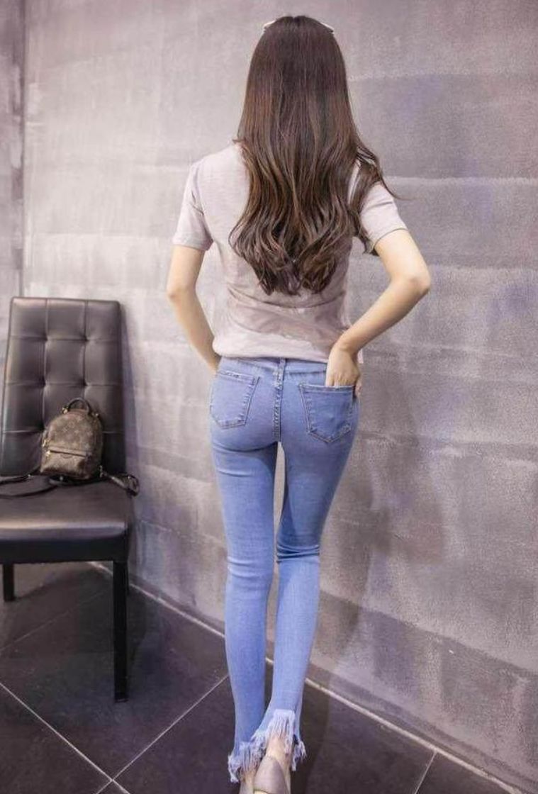 优雅高贵的牛仔裤美女，时尚又大气，展现女神姿态！