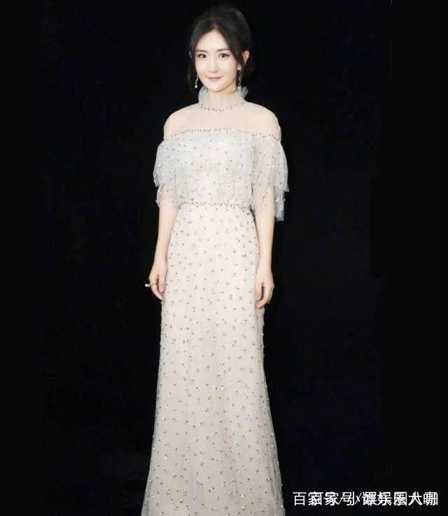 安悦溪和谢娜撞衫反而显老，造型毁在发型上，发际线快赶上杨幂!