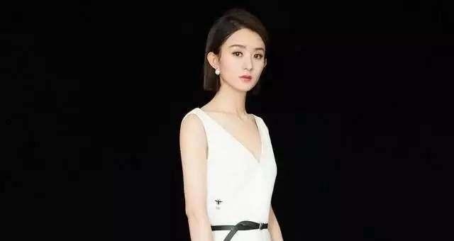 杨颖撞上赵丽颖, 差距一目了然, 一个似超模一个像村花